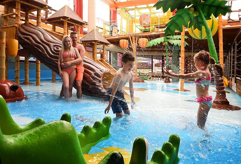 csm_tatralandia-bazeny-deti-family-friandly-tropical-paradise-c-Marek-Hajkovsky__4__6240c8bea7.jpg